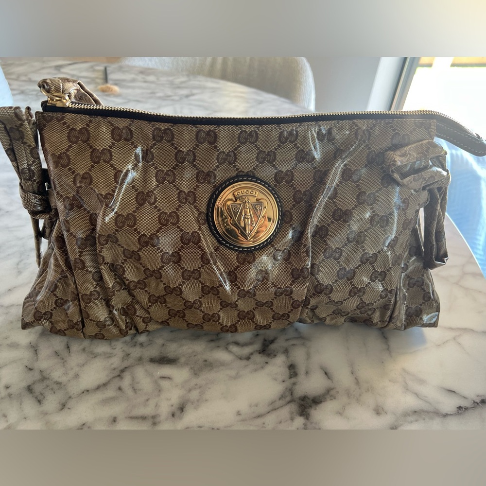 SOLD SOLD SOLD Gucci Beige/Ebony GG Logo Hysteria Clutch Bag Patent Coated